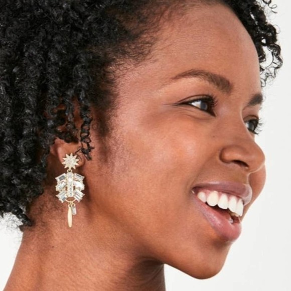 Stella & Dot Campbell Chandelier Vintage Gold Earrings NEW - Picture 3 of 6